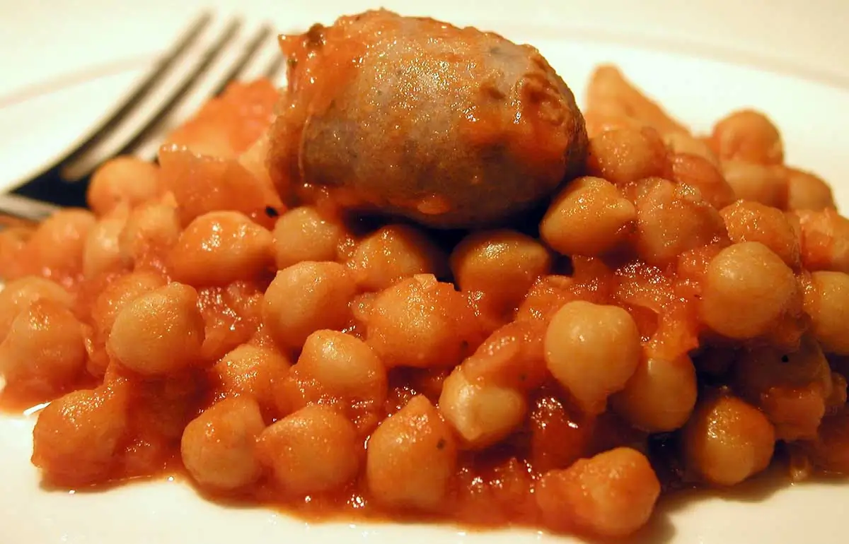 Cicerchie Con Salsiccie