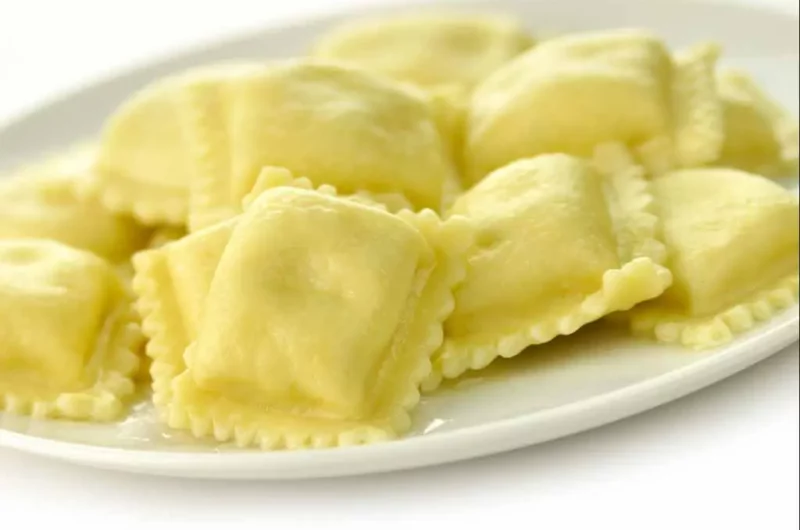 Ravioli Di Barbabietola Ai Formaggi E Tartufo Bianco