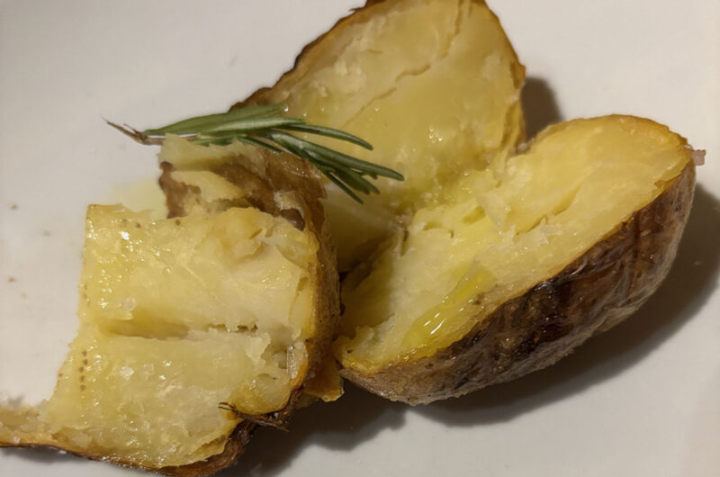 Patate cotte sotto la brace